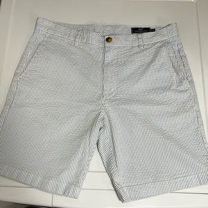 Vineyard Vines seersucker shorts 35” waist